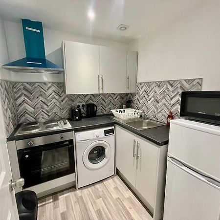 Large 2 Bed Near Glasgow Airport Paisley Eksteriør bilde