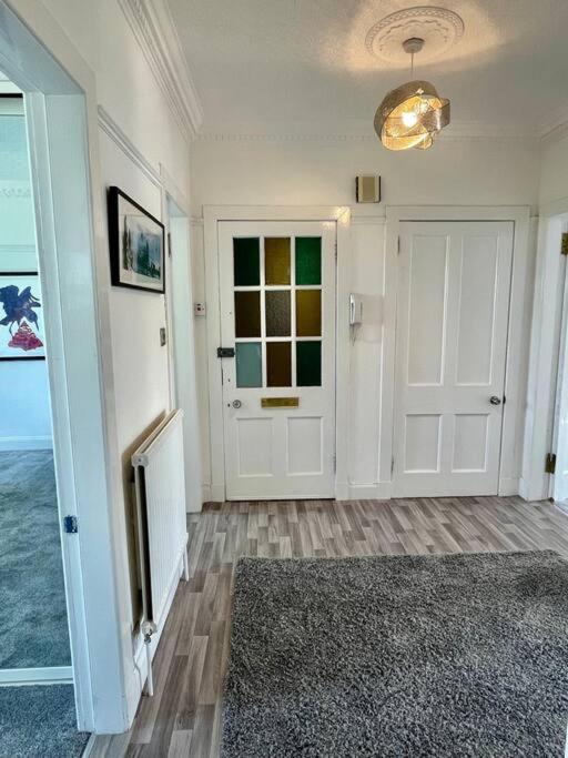 Large 2 Bed Near Glasgow Airport Paisley Eksteriør bilde