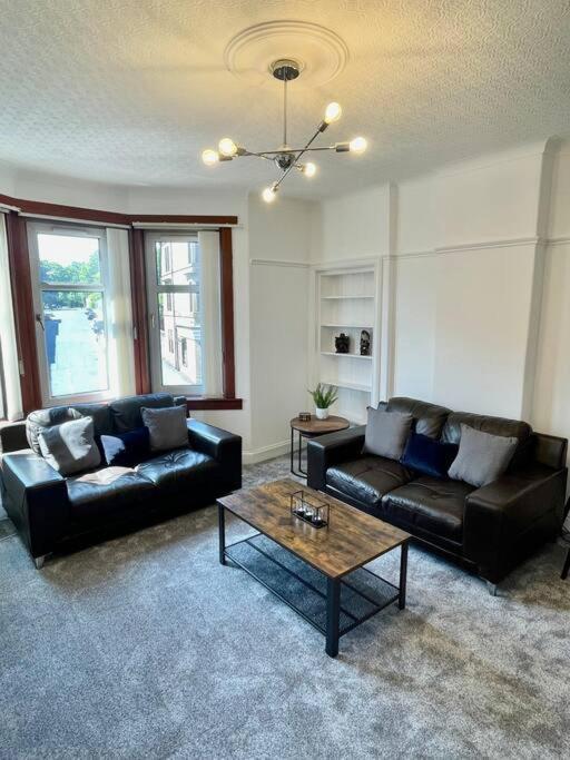 Large 2 Bed Near Glasgow Airport Paisley Eksteriør bilde